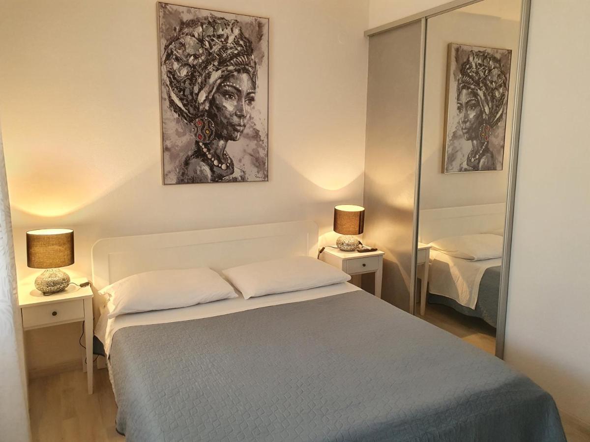 Apartman Rabatin Sveti Filip i Jakov Exterior foto