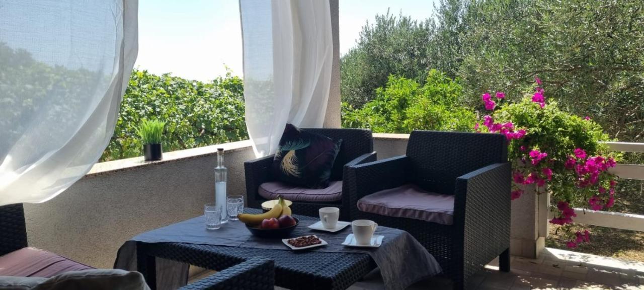 Apartman Rabatin Sveti Filip i Jakov Exterior foto