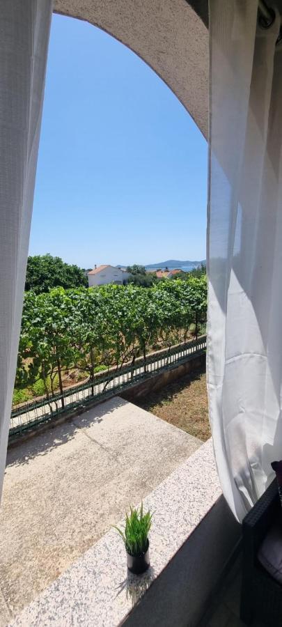 Apartman Rabatin Sveti Filip i Jakov Exterior foto