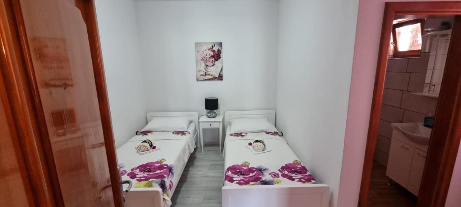 Apartman Rabatin Sveti Filip i Jakov Exterior foto