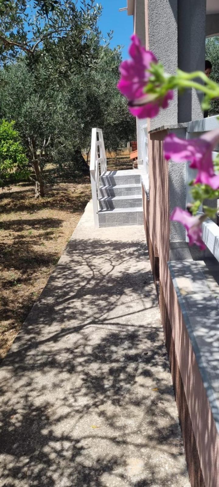 Apartman Rabatin Sveti Filip i Jakov Exterior foto
